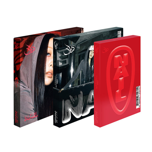 Yves - NAIL [4th EP Album - Deluxe Photobook Ver. + Limited Edition DM Ver.]